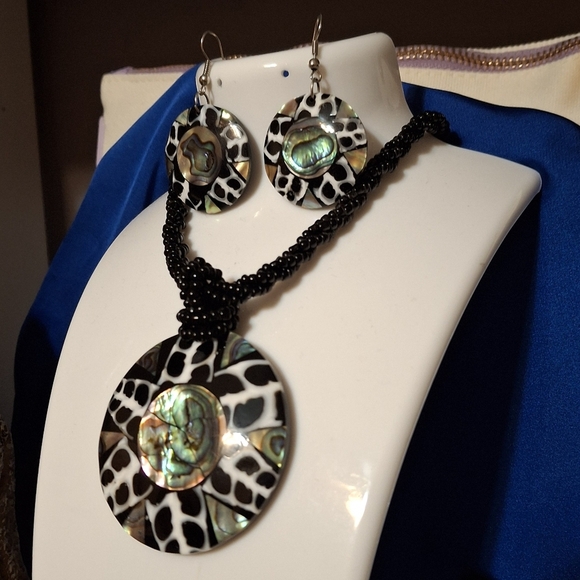 Abalone 2" Necklace Geometric Earrings B/W Round beaded Artisan Design - Picture 5 of 16